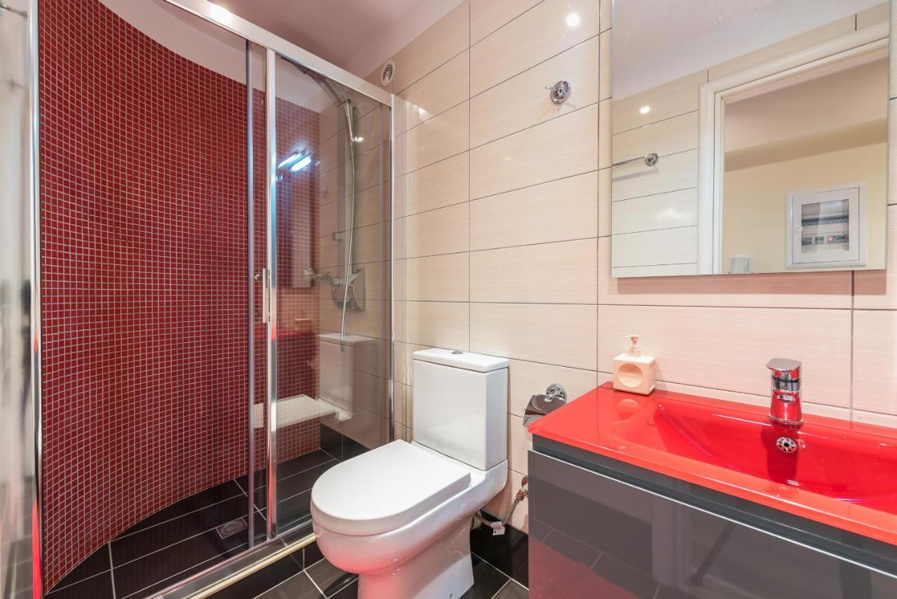 An Impressive 2 Bdr Apt In Glyfada Афины Экстерьер фото