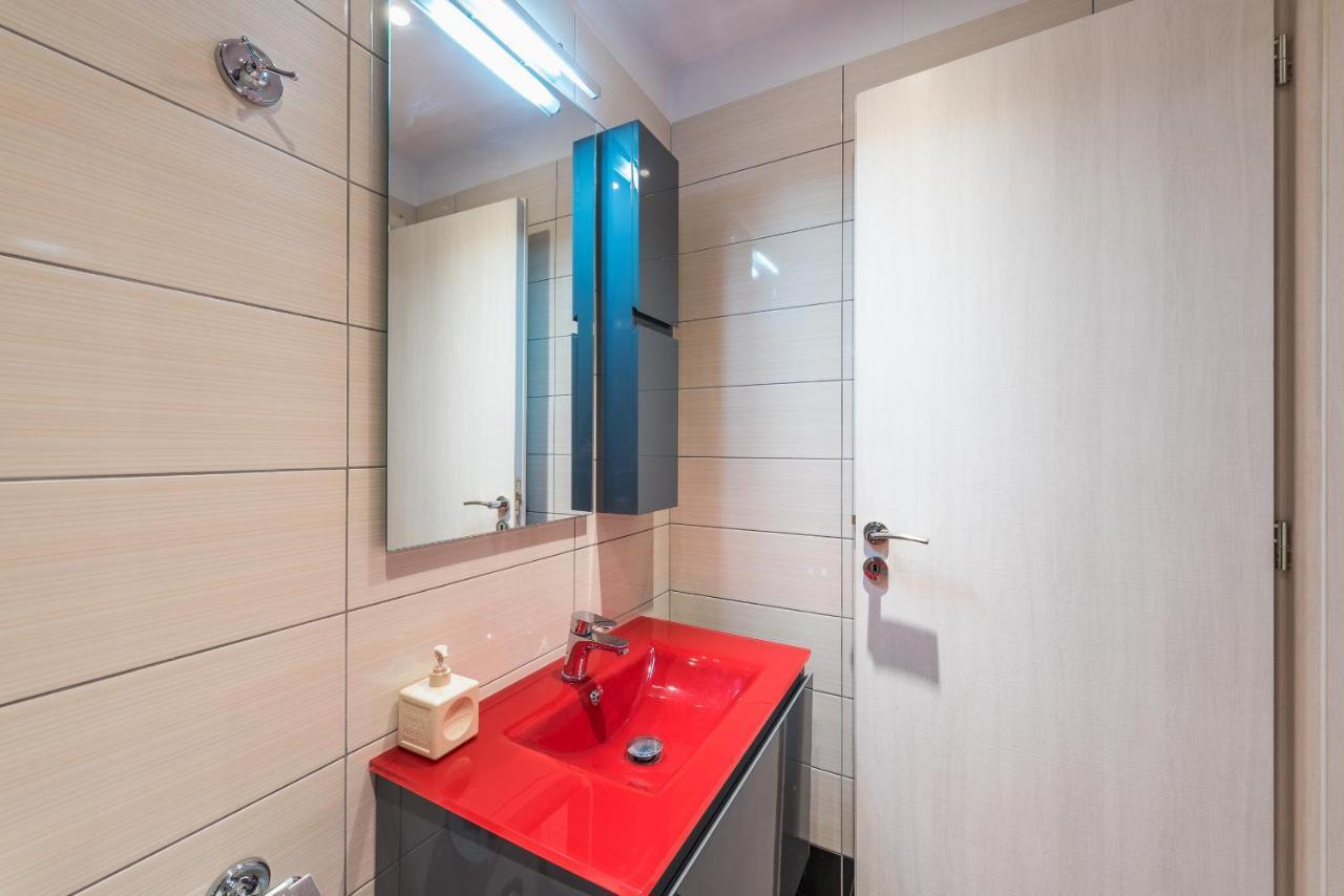 An Impressive 2 Bdr Apt In Glyfada Афины Экстерьер фото