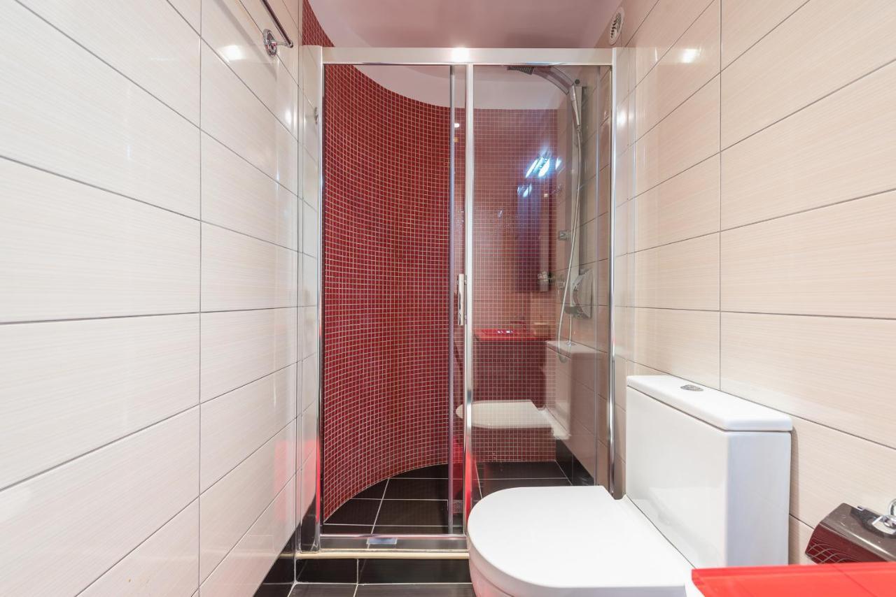 An Impressive 2 Bdr Apt In Glyfada Афины Экстерьер фото